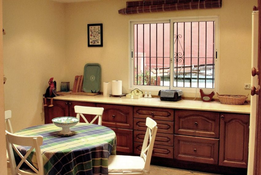 R5070868-Villa-For-Sale-Elviria-Detached-3-Beds-250-Built-13