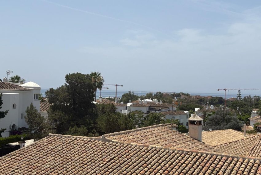 R5070868-Villa-For-Sale-Elviria-Detached-3-Beds-250-Built-17