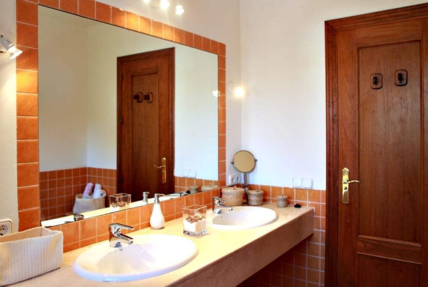R5070868-Villa-For-Sale-Elviria-Detached-3-Beds-250-Built-18