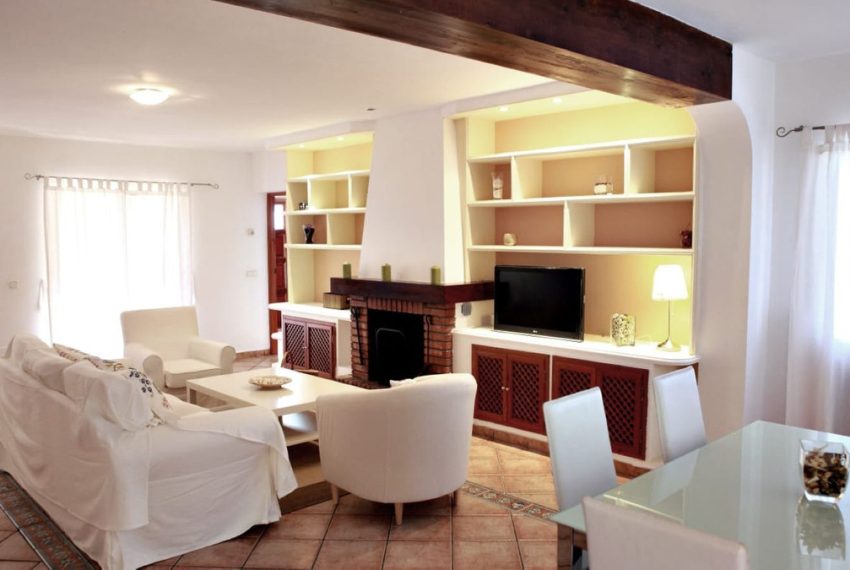 R5070868-Villa-For-Sale-Elviria-Detached-3-Beds-250-Built-4