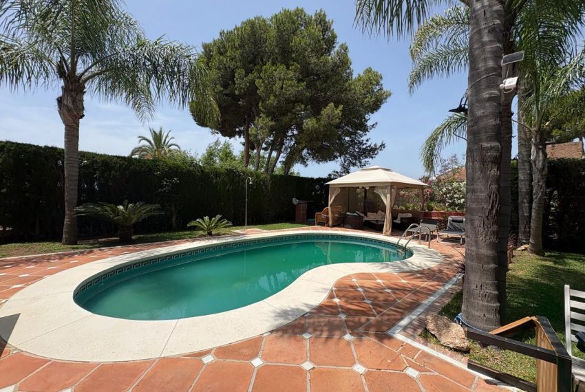 R5070868-Villa-For-Sale-Elviria-Detached-3-Beds-250-Built-7