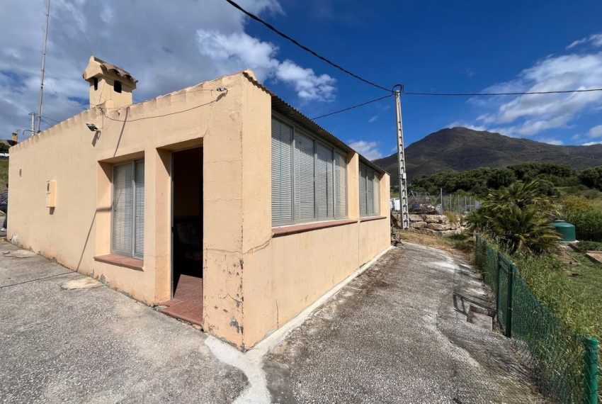 R5071315-Villa-For-Sale-Estepona-Finca-2-Beds-80-Built-1