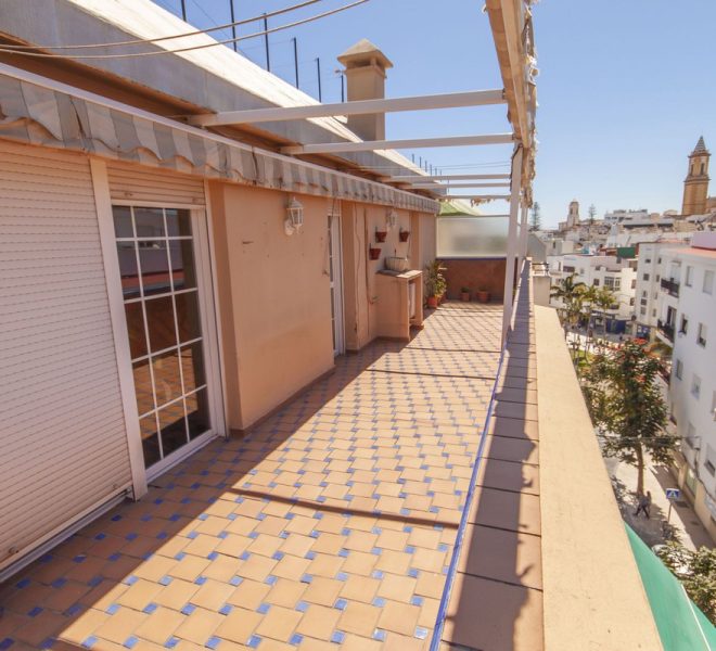 R5073265-Image 1-Penthouse - 3 Beds - 126 Built