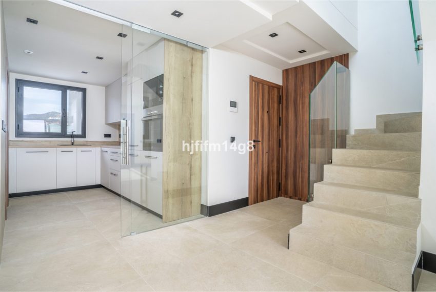 R5073457-Apartment-For-Sale-Nueva-Andalucia-Penthouse-Duplex-3-Beds-136-Built-4