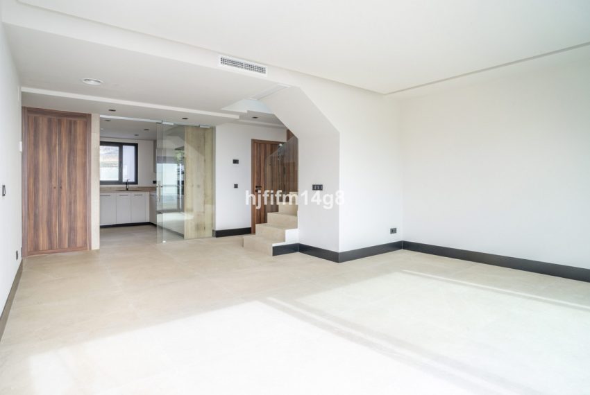 R5073457-Apartment-For-Sale-Nueva-Andalucia-Penthouse-Duplex-3-Beds-136-Built-9