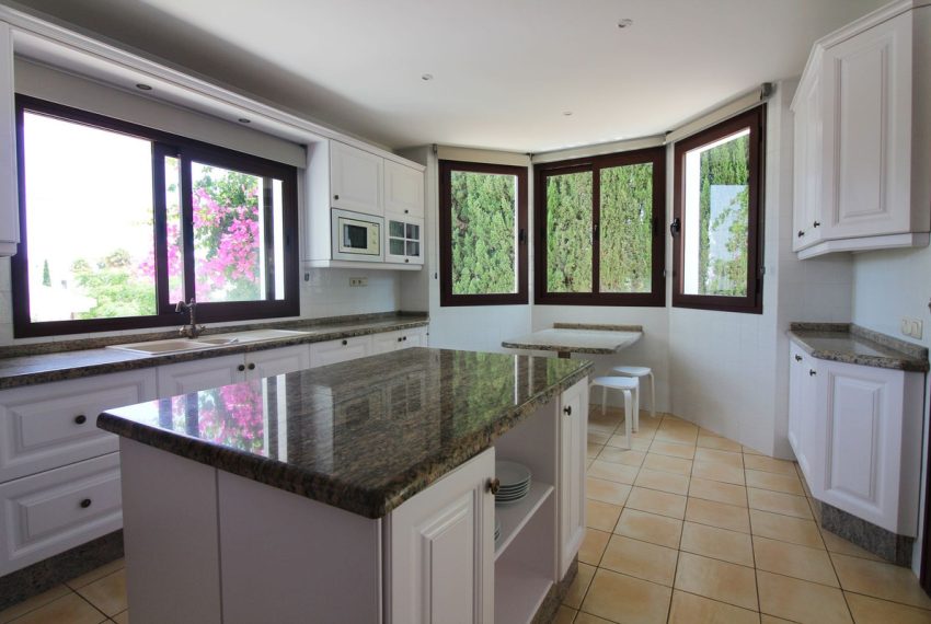 R5074183-Villa-For-Sale-El-Paraiso-Detached-3-Beds-477-Built-5