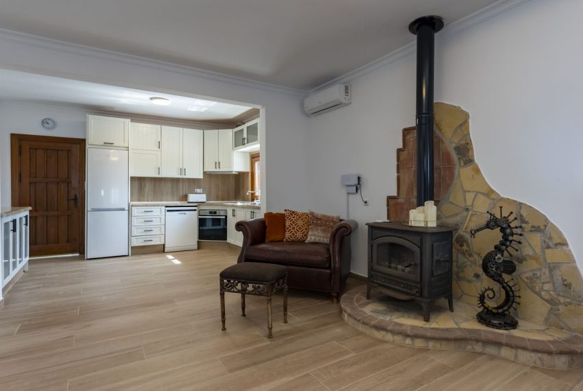 R5074702-Villa-For-Sale-Coin-Detached-3-Beds-189-Built-9