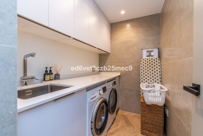 R5075326-Villa-For-Sale-Nueva-Andalucia-Detached-5-Beds-320-Built-18