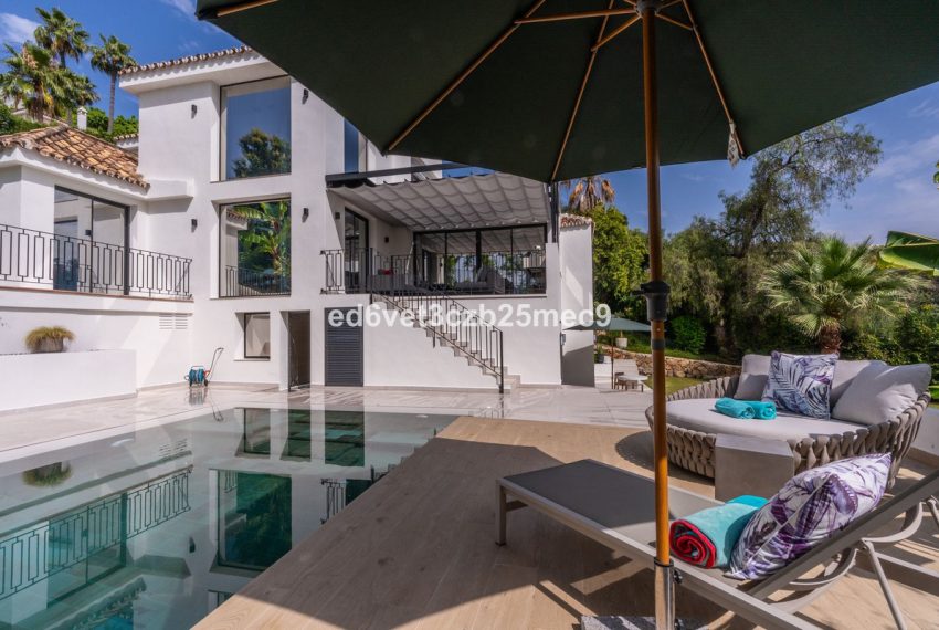 R5075326-Villa-For-Sale-Nueva-Andalucia-Detached-5-Beds-320-Built-7