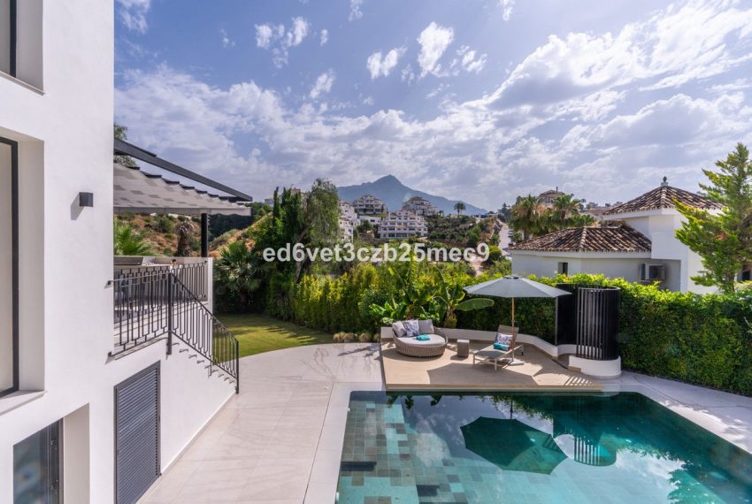 R5075326-Villa-For-Sale-Nueva-Andalucia-Detached-5-Beds-320-Built-8