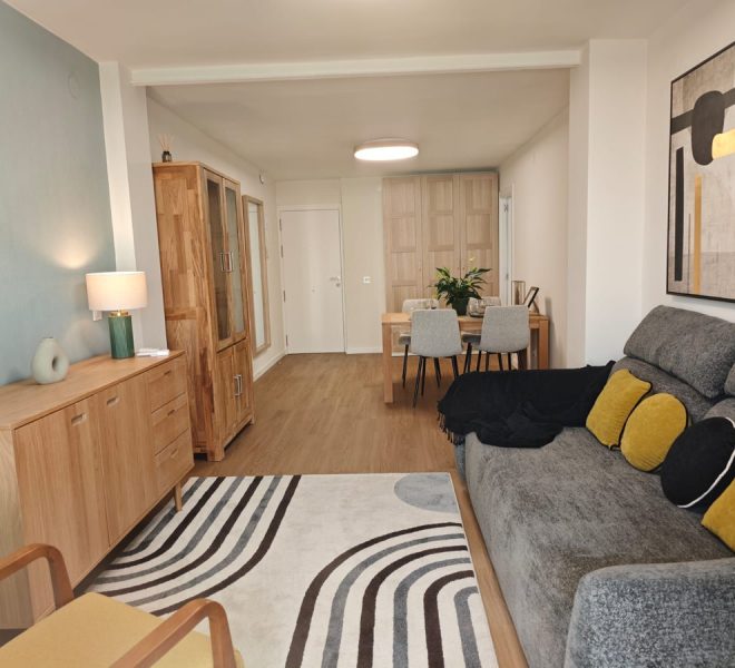 R5077345-Image 1-Middle Floor - 3 Beds - 104 Built