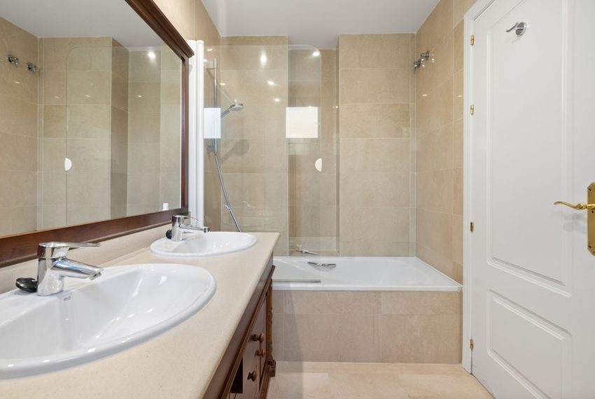 R5077513-Apartment-For-Sale-Los-Arqueros-Penthouse-3-Beds-103-Built-8
