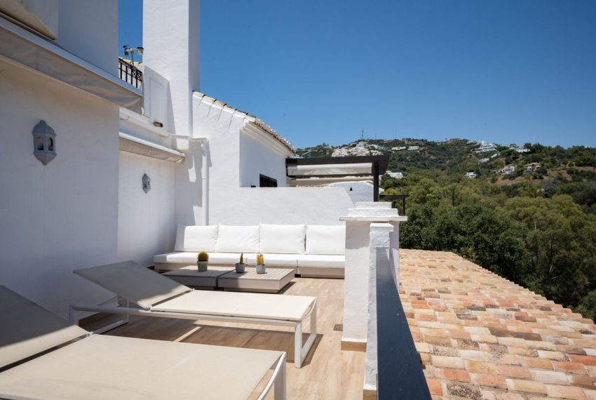R5078047-Apartment-For-Sale-Altos-de-los-Monteros-Penthouse-4-Beds-245-Built-1