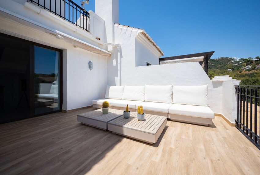 R5078047-Apartment-For-Sale-Altos-de-los-Monteros-Penthouse-4-Beds-245-Built-2