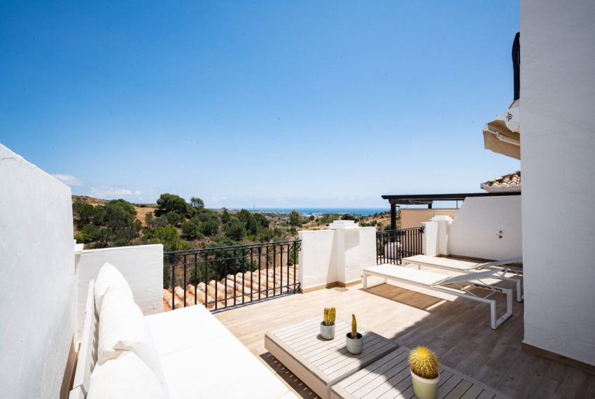 R5078047-Apartment-For-Sale-Altos-de-los-Monteros-Penthouse-4-Beds-245-Built