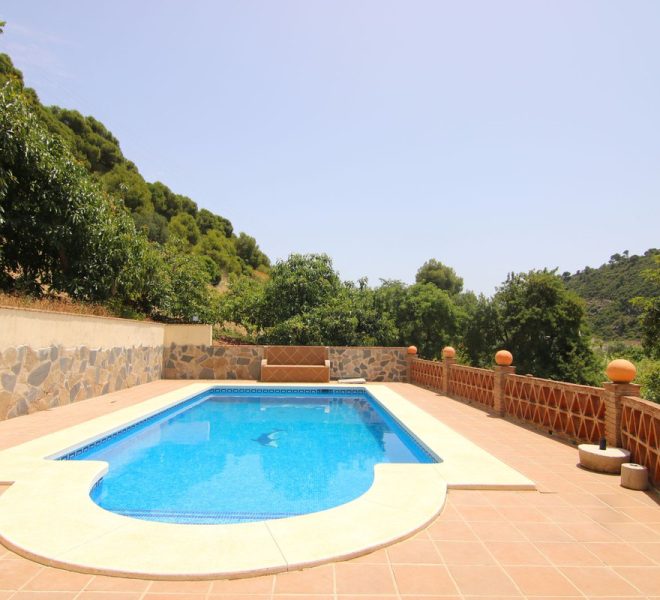 R5078869-Image 1-Finca - 3 Beds - 85 Built