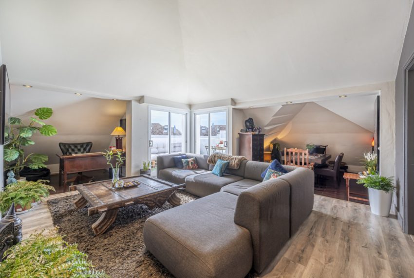 R5079733-Apartment-For-Sale-The-Golden-Mile-Penthouse-2-Beds-130-Built-1