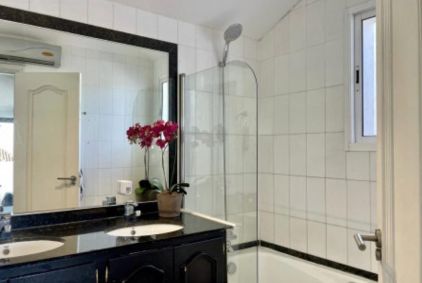 R5079733-Apartment-For-Sale-The-Golden-Mile-Penthouse-2-Beds-130-Built-8