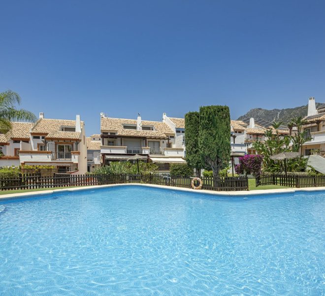 R5079868-Image 1-Terraced - 4 Beds - 334 Built