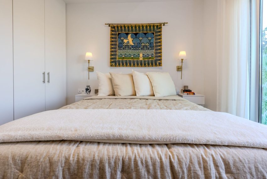 R5079931-Apartment-For-Sale-New-Golden-Mile-Penthouse-2-Beds-75-Built-12