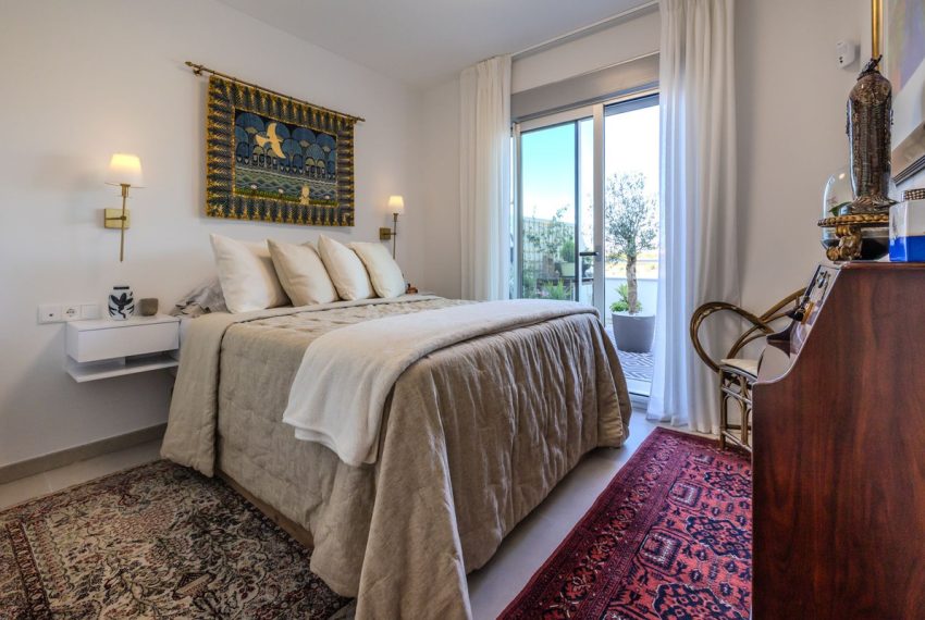 R5079931-Apartment-For-Sale-New-Golden-Mile-Penthouse-2-Beds-75-Built-14
