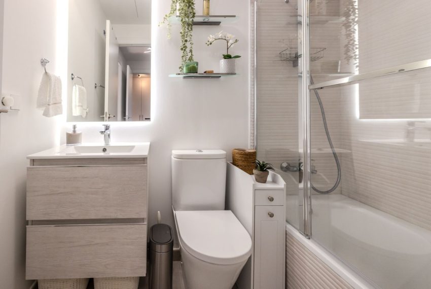 R5079931-Apartment-For-Sale-New-Golden-Mile-Penthouse-2-Beds-75-Built-17