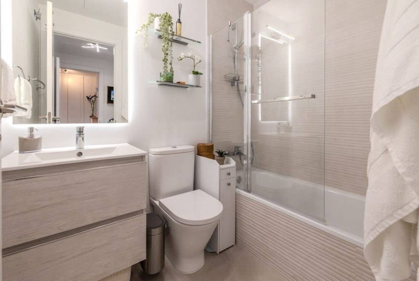 R5079931-Apartment-For-Sale-New-Golden-Mile-Penthouse-2-Beds-75-Built-18