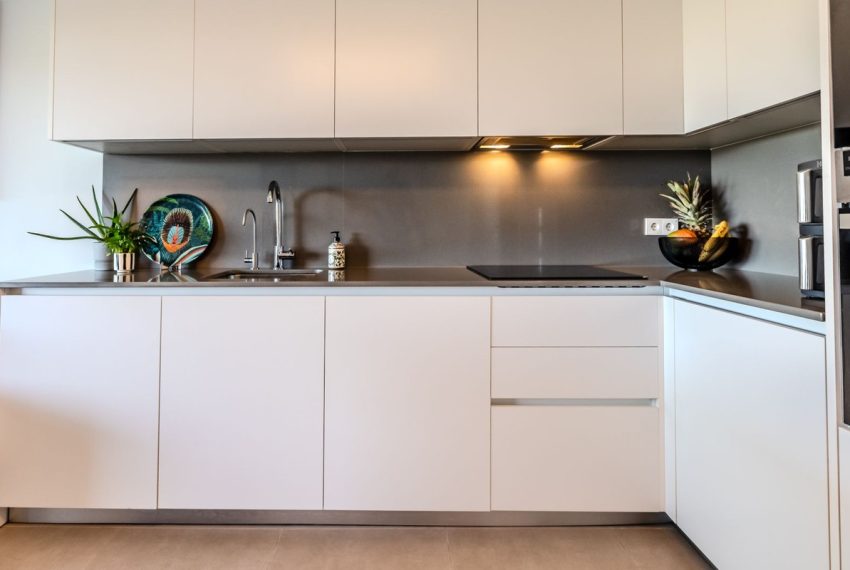R5079931-Apartment-For-Sale-New-Golden-Mile-Penthouse-2-Beds-75-Built-3