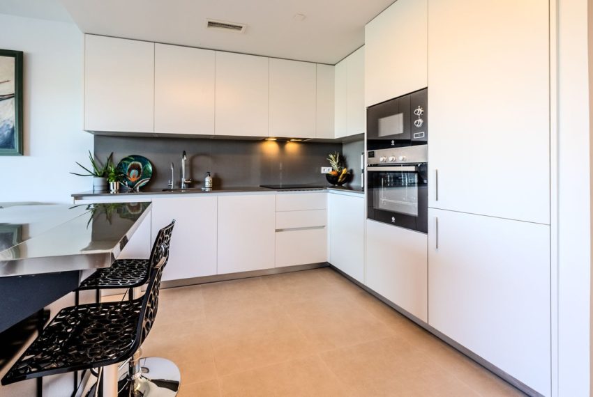 R5079931-Apartment-For-Sale-New-Golden-Mile-Penthouse-2-Beds-75-Built-8