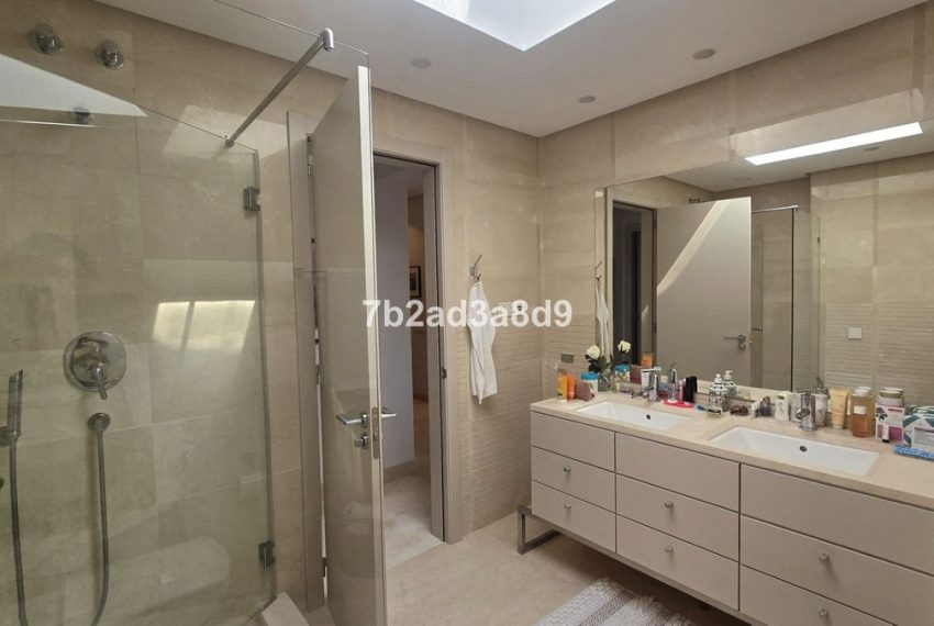 R5080099-Apartment-For-Sale-The-Golden-Mile-Penthouse-2-Beds-206-Built-19