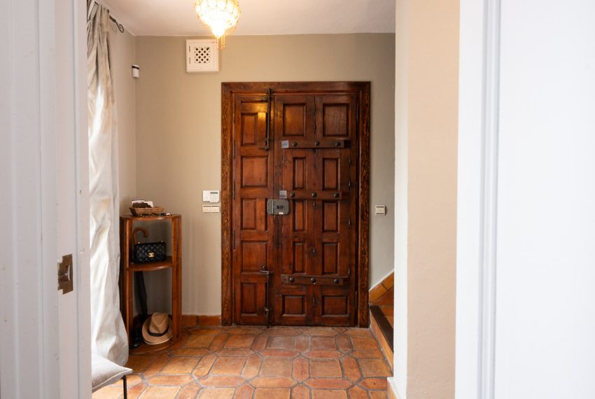 R5080300-Townhouse-For-Sale-The-Golden-Mile-Terraced-2-Beds-210-Built-1