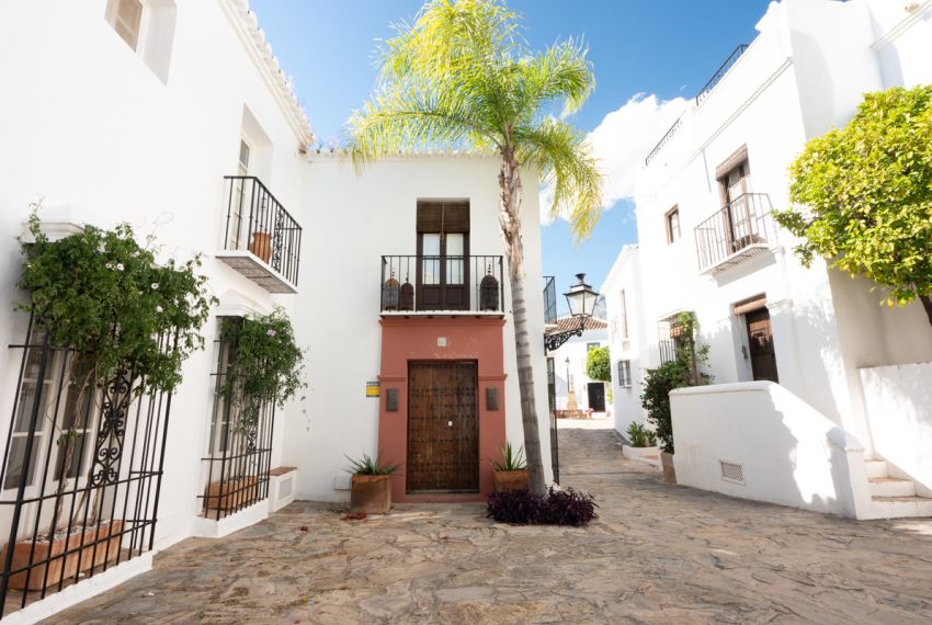 R5080300-Townhouse-For-Sale-The-Golden-Mile-Terraced-2-Beds-210-Built