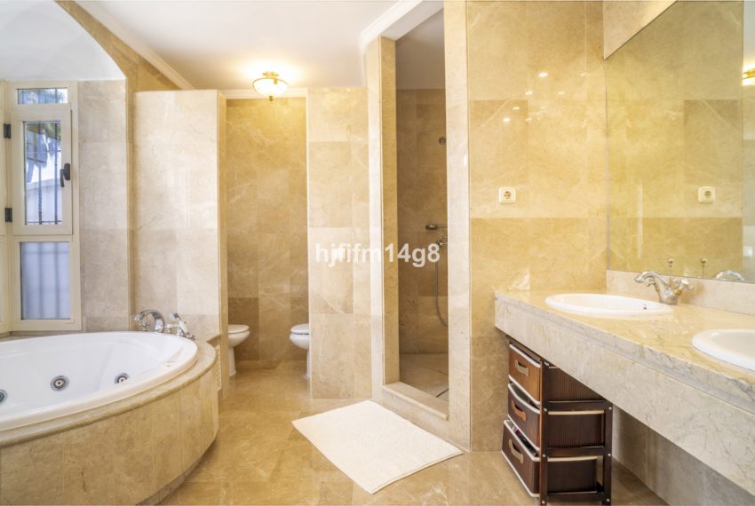 R5080336-Townhouse-For-Sale-Nueva-Andalucia-Terraced-3-Beds-385-Built-10