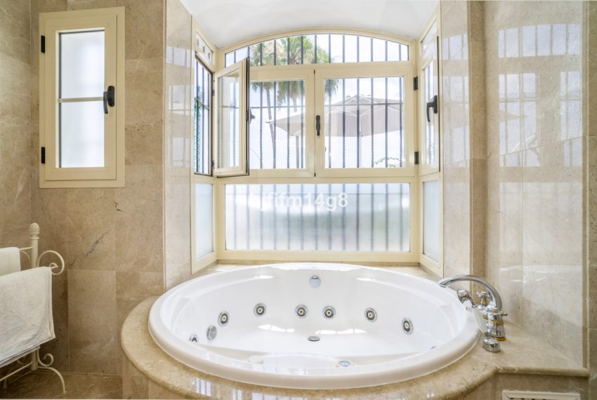 R5080336-Townhouse-For-Sale-Nueva-Andalucia-Terraced-3-Beds-385-Built-11