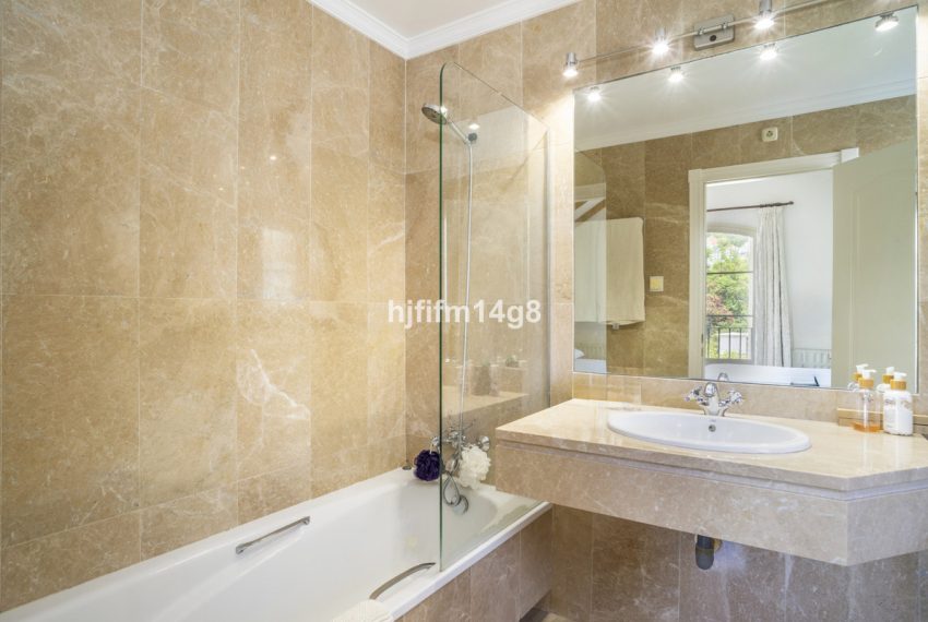 R5080336-Townhouse-For-Sale-Nueva-Andalucia-Terraced-3-Beds-385-Built-14