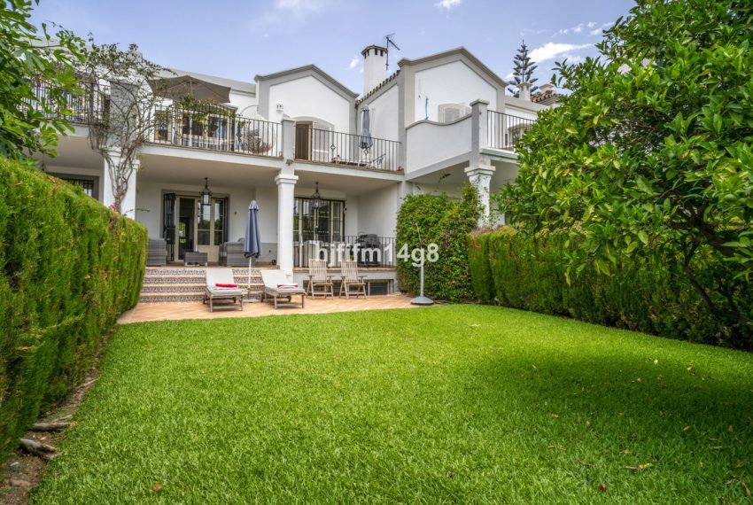 R5080336-Townhouse-For-Sale-Nueva-Andalucia-Terraced-3-Beds-385-Built