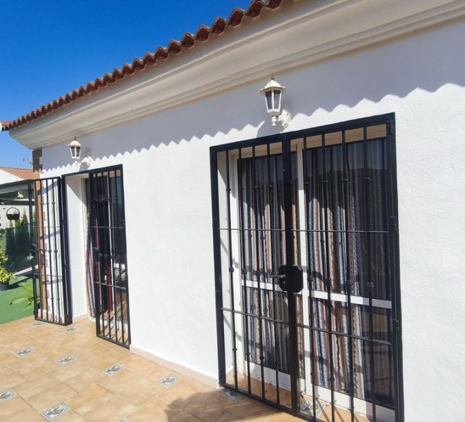 R5080915-Image 1-Finca - 3 Beds - 163 Built