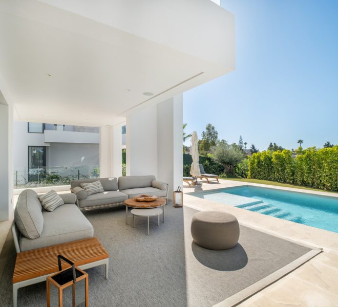 R5081488-Image 1-Detached - 6 Beds - 582 Built