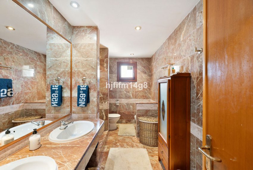 R5081500-Apartment-For-Sale-Nueva-Andalucia-Middle-Floor-2-Beds-136-Built-12