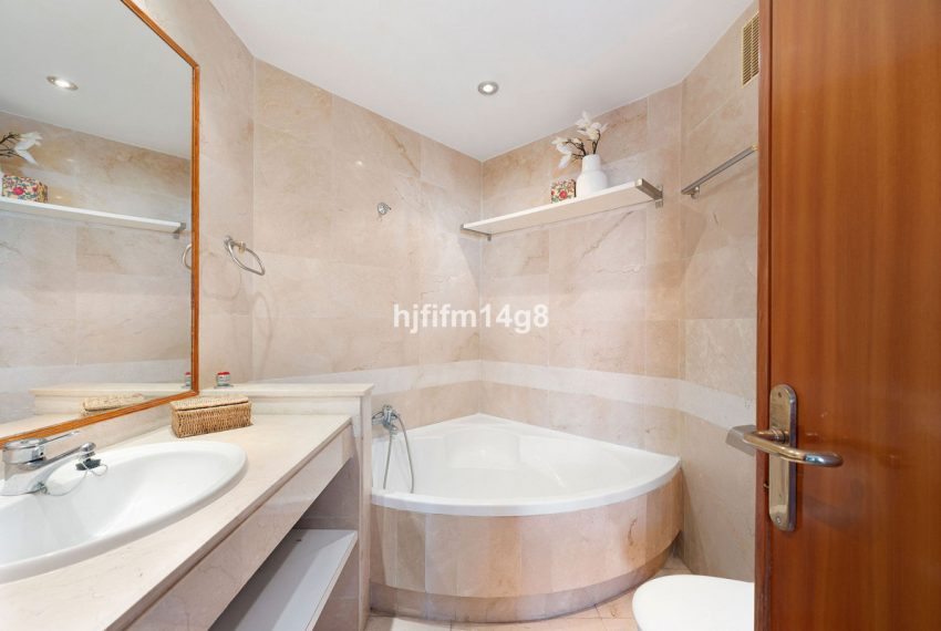 R5081500-Apartment-For-Sale-Nueva-Andalucia-Middle-Floor-2-Beds-136-Built-14