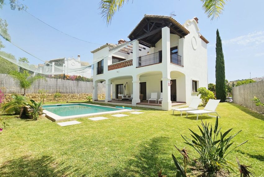 R5081617-Villa-For-Sale-Estepona-Detached-3-Beds-210-Built-2