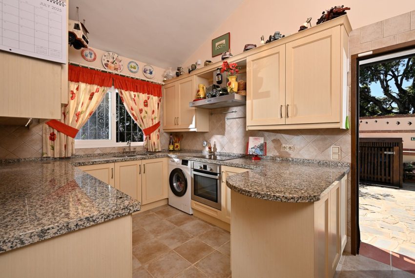 R5083189-Villa-For-Sale-Calahonda-Detached-3-Beds-294-Built-4