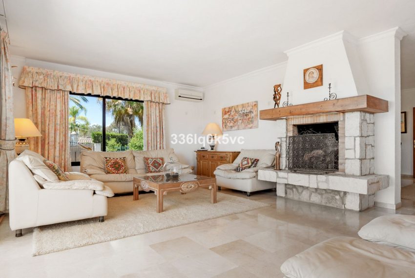 R5083273-Villa-For-Sale-Las-Chapas-Detached-4-Beds-469-Built-1