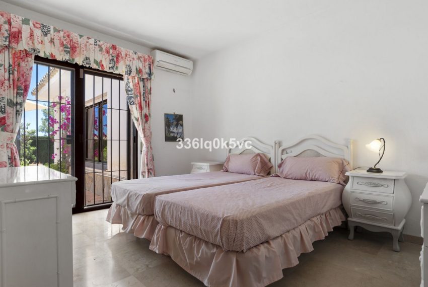 R5083273-Villa-For-Sale-Las-Chapas-Detached-4-Beds-469-Built-14