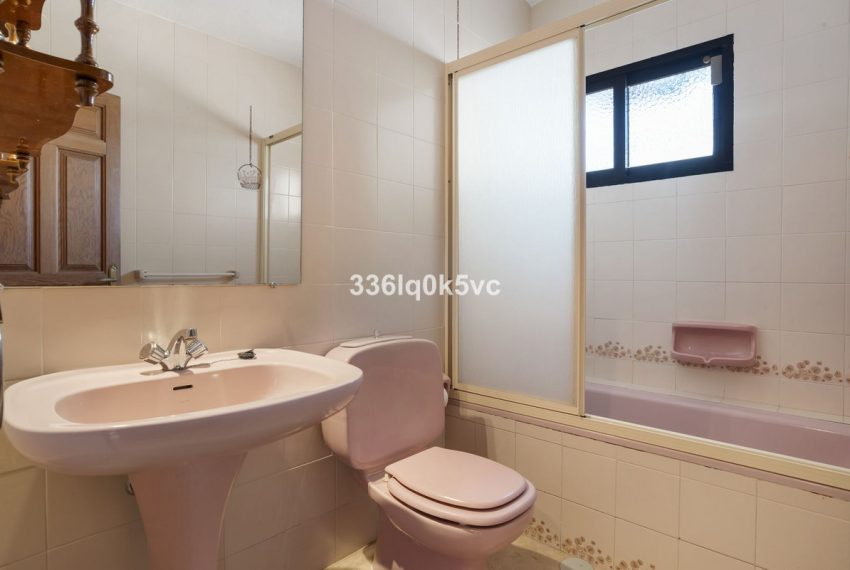 R5083273-Villa-For-Sale-Las-Chapas-Detached-4-Beds-469-Built-16