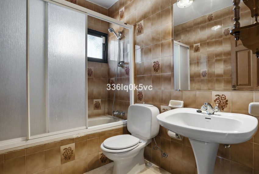 R5083273-Villa-For-Sale-Las-Chapas-Detached-4-Beds-469-Built-19