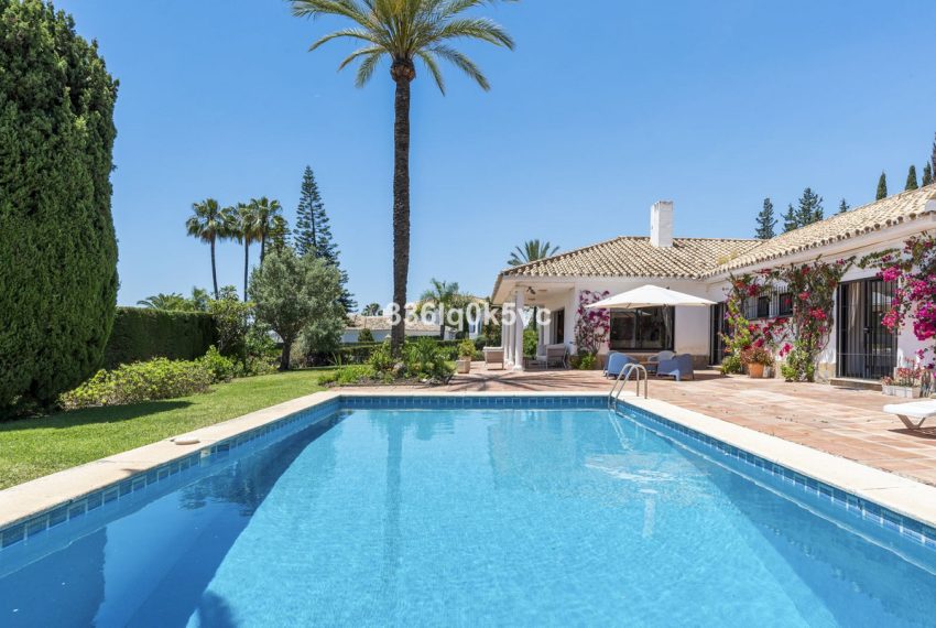 R5083273-Villa-For-Sale-Las-Chapas-Detached-4-Beds-469-Built-6