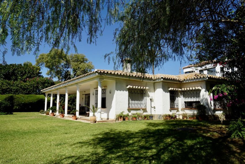 R5083873-Villa-For-Sale-El-Paraiso-Detached-3-Beds-220-Built-1
