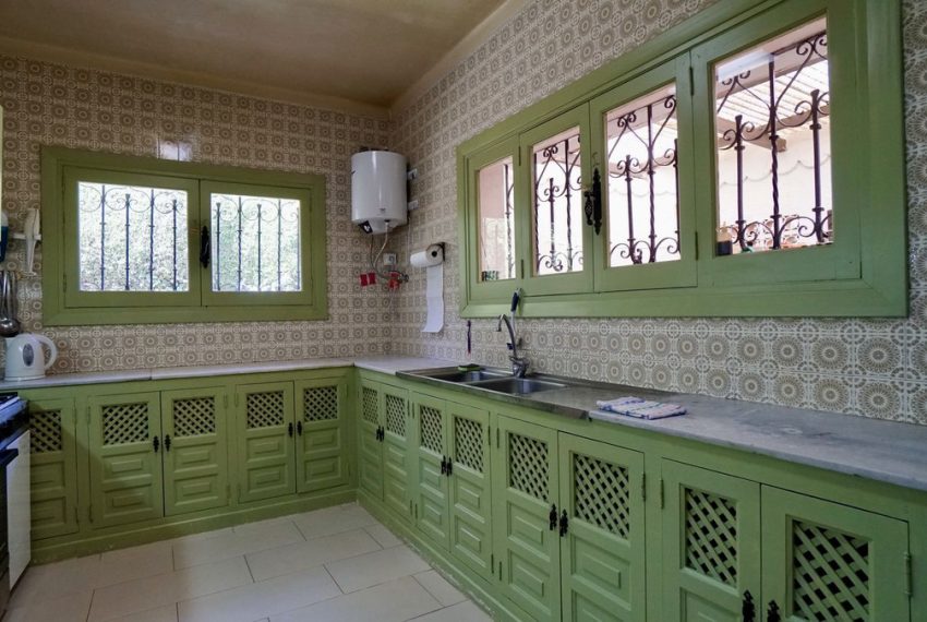 R5083873-Villa-For-Sale-El-Paraiso-Detached-3-Beds-220-Built-5