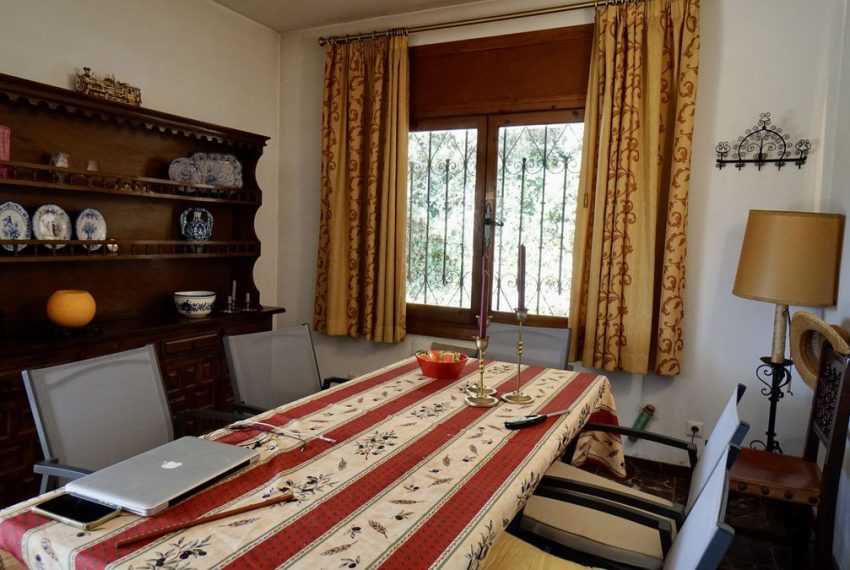 R5083873-Villa-For-Sale-El-Paraiso-Detached-3-Beds-220-Built-8